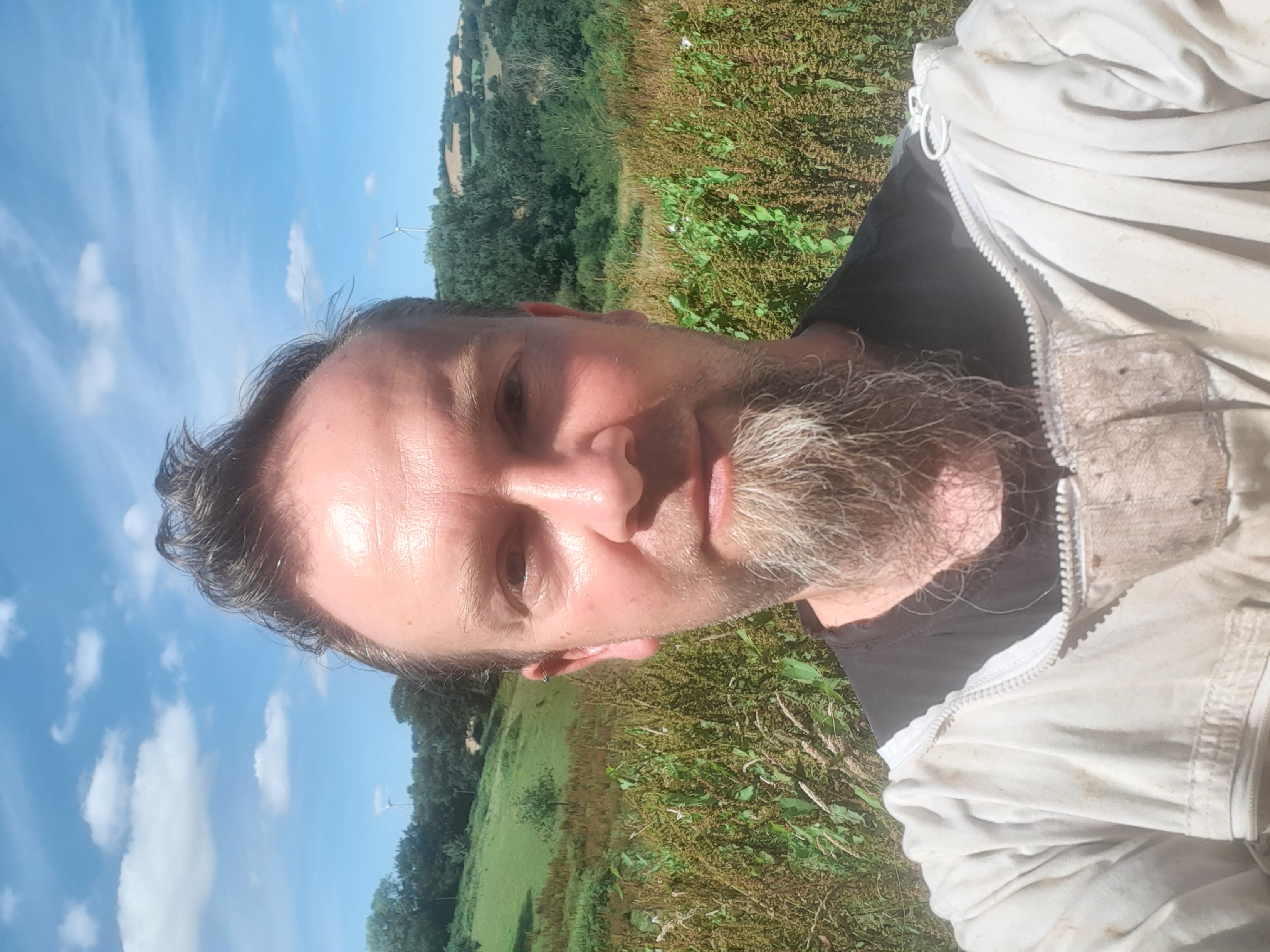 UTPLA apiculteur Benoit GUEGANTON